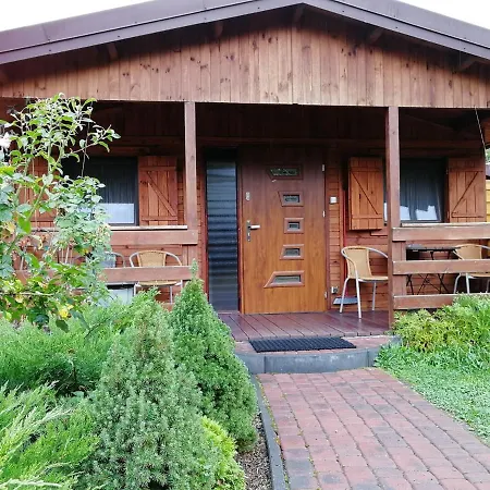 Letniskowy W Centrum Mikolajek Деревянный коттедж Миколайки