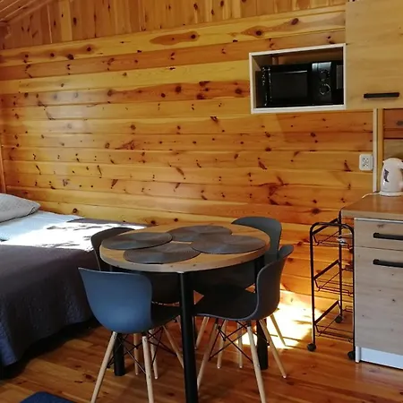 Letniskowy W Centrum Mikolajek Деревянный коттедж Миколайки