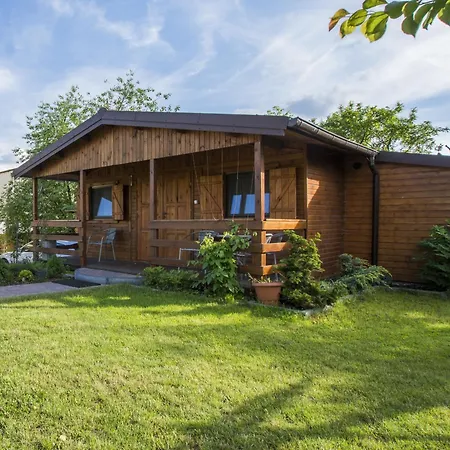 Letniskowy W Centrum Mikolajek Деревянный коттедж *